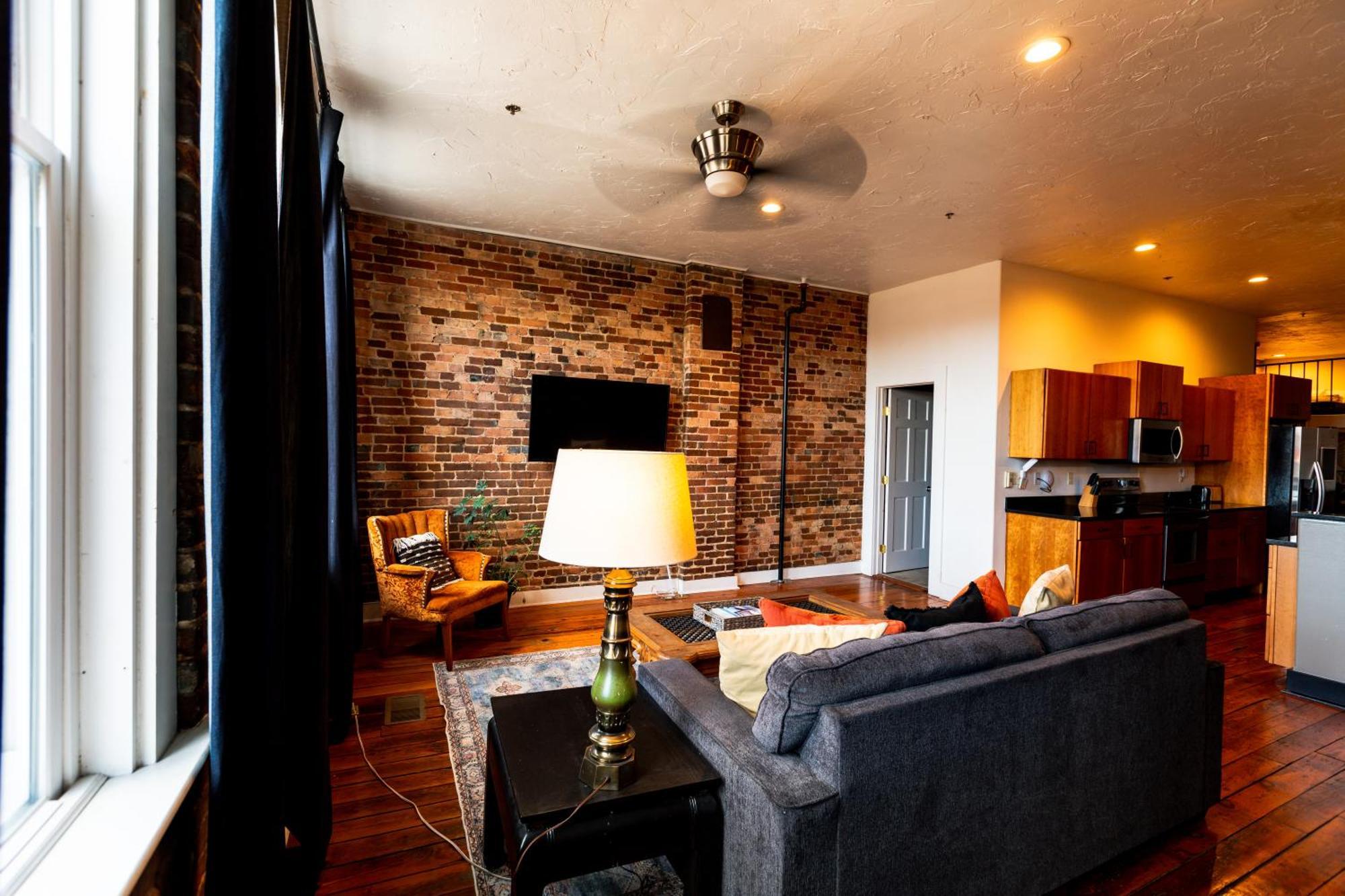 The Two Story Loft Apartamento Springfield Exterior foto